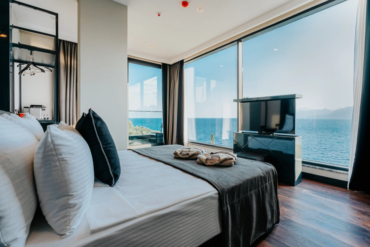 Superior room with balcony and with sea view