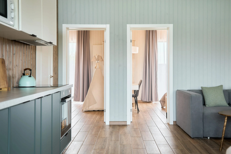 Фотография номера Коттеджа Частный дом Уютный дом с баней, чаном и барбекю у реки — для комфортного отдыха