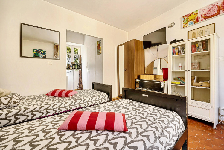 Precheurs Studios Apartments