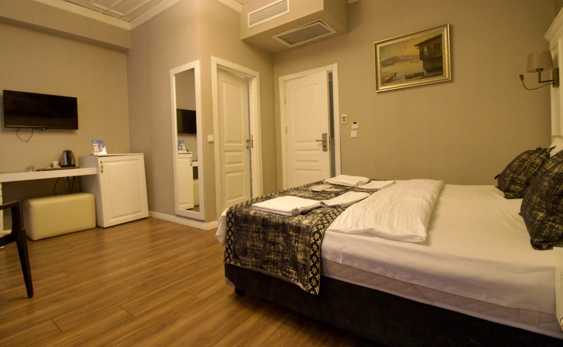 2 Bedrooms Superior without window Family room
