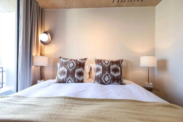 2 Bedrooms Apartment