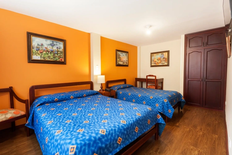 Standard Triple room