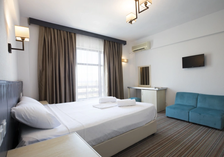 Standard Triple room with balcony and with view
