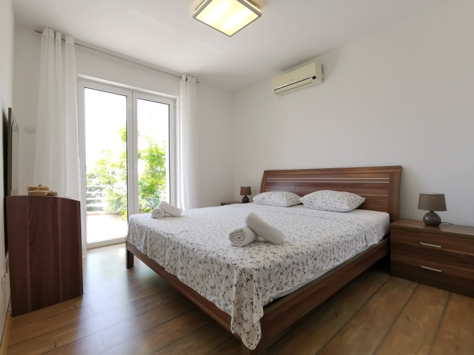 1 Bedroom Apartment with balcony and with view