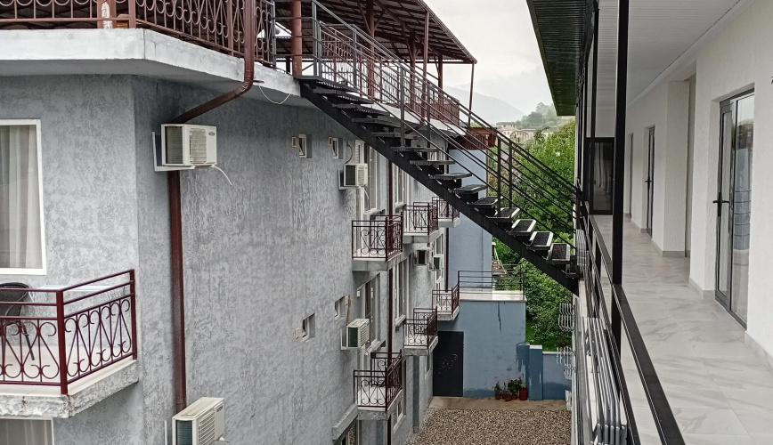 Abas Hotel