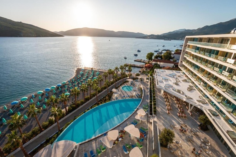 Carine Hotel Kumbor photo 18