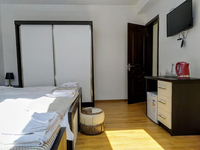 Standard Triple room with view
