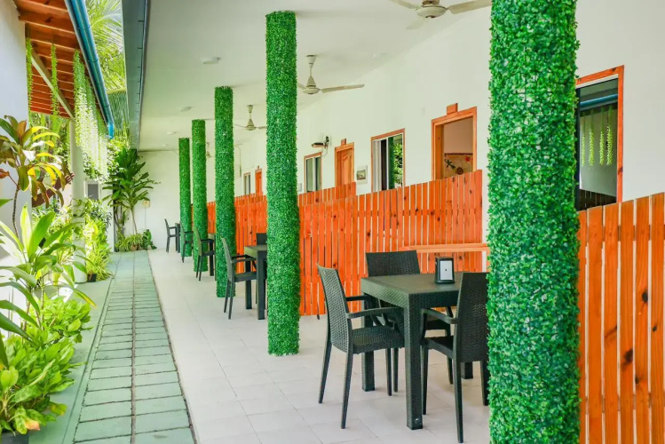 Thoddoo Sunny Beach Guest house