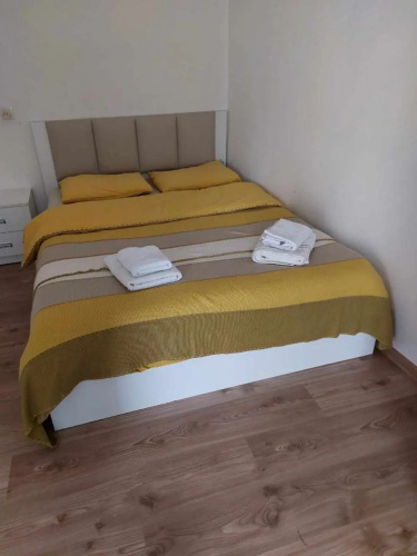Nana’s Studio Apartment