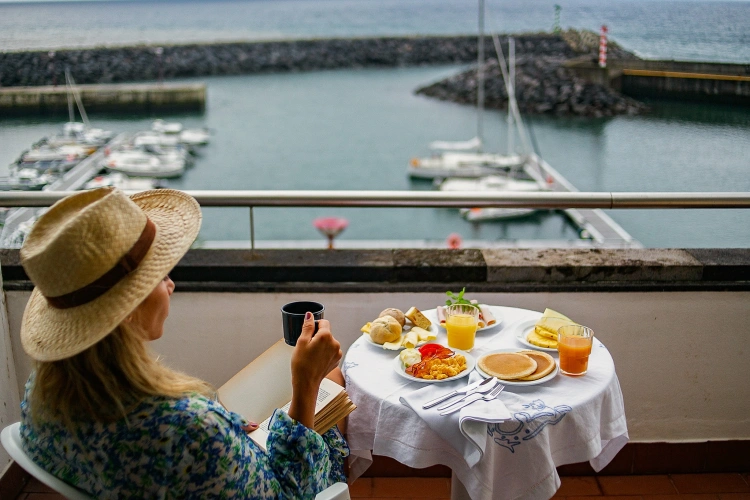 Standard Single room with balcony and with sea view
