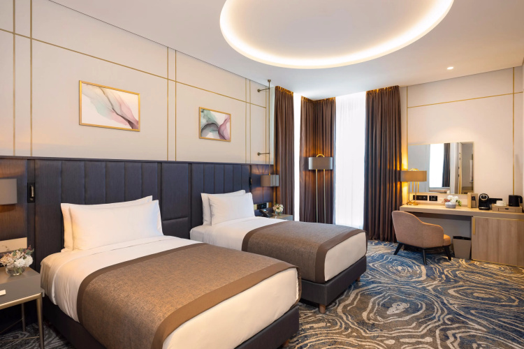 Classic Twin room with view