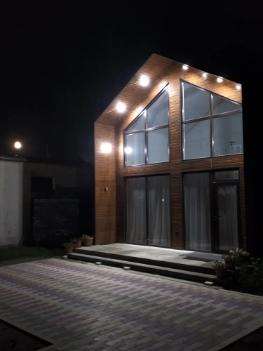 Sextuple Cottage