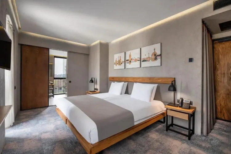 Corner Double room with city view