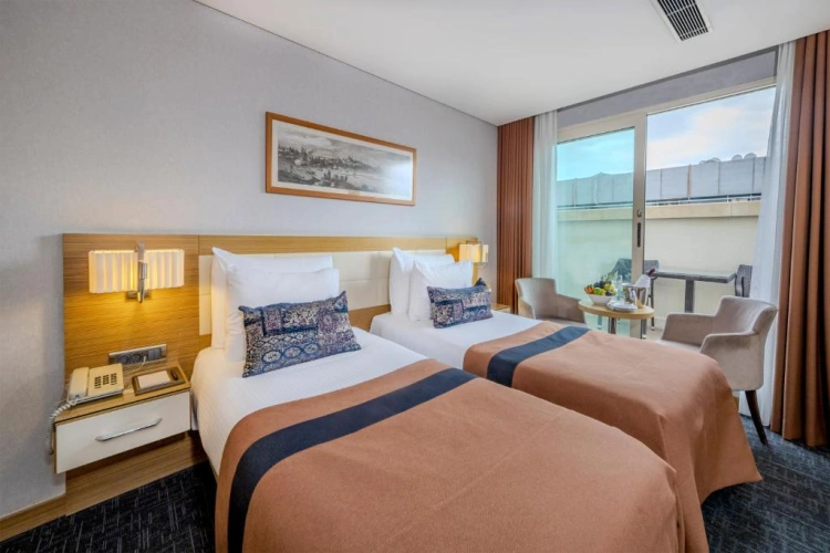 Deluxe Twin room with balcony