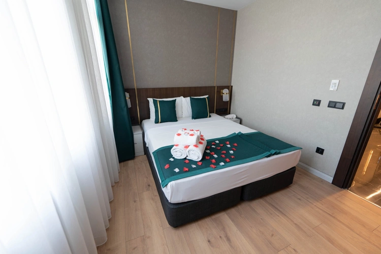 Standard Double room with city view