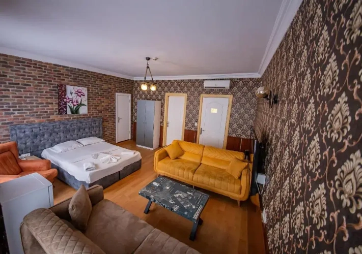Quadruple Junior Suite