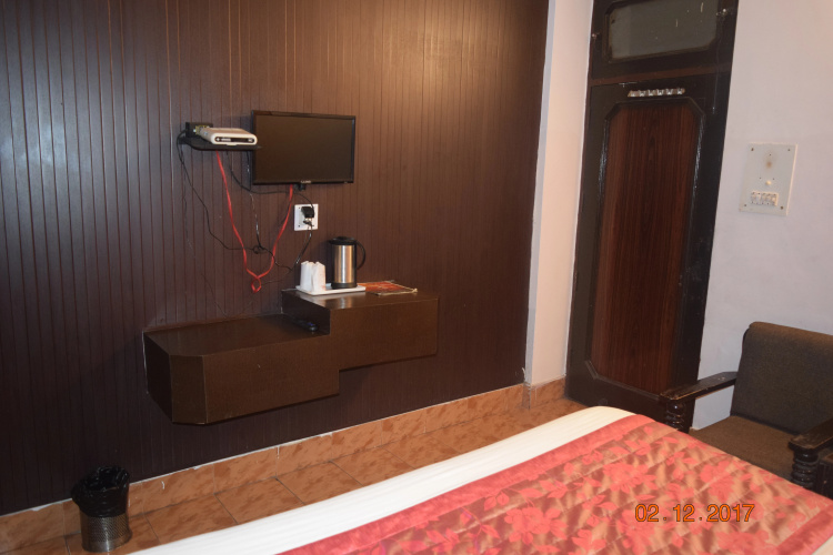 Trishul Hotel