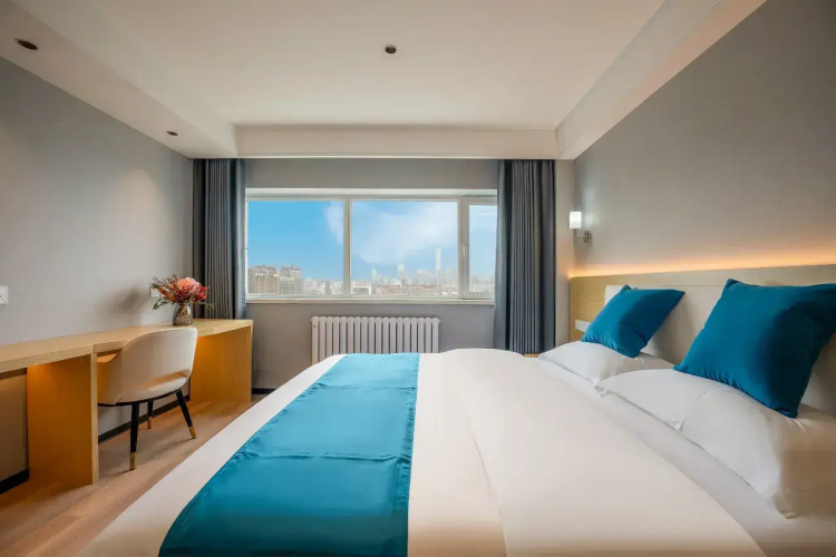 Standard Quadruple Suite with city view