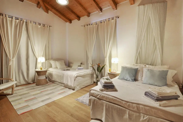 Chloe in Corfu Villa