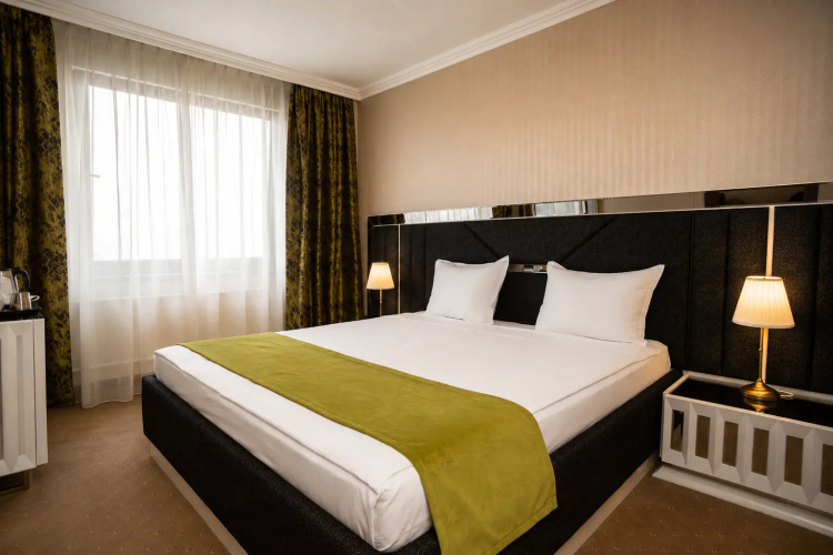 Classic Suite with city view