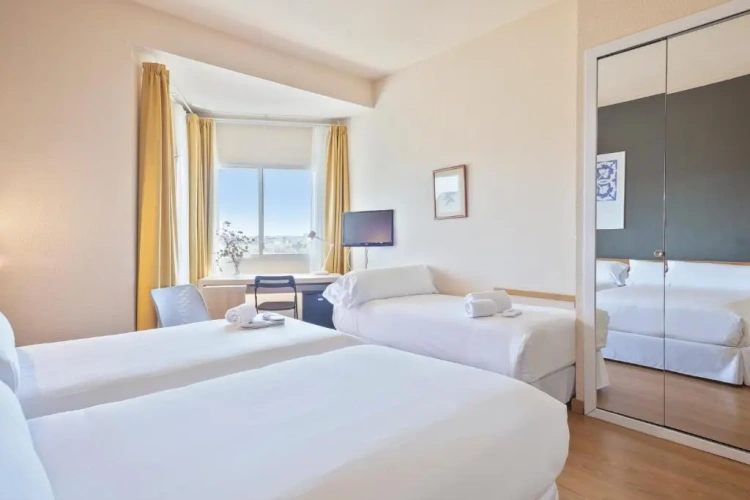 Triple room
