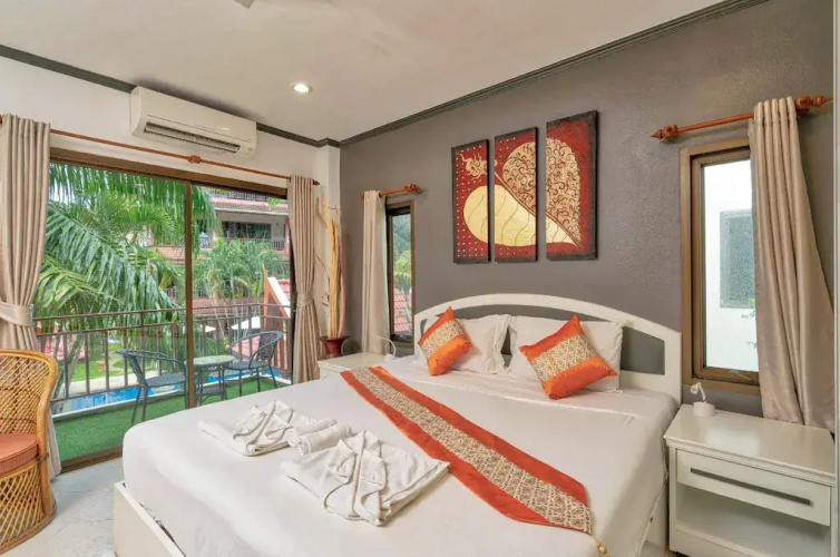 Superior Double room with balcony and with pool view
