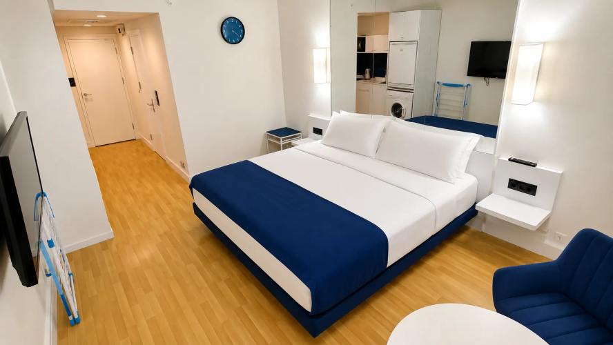 Standard Triple room with balcony and with city view