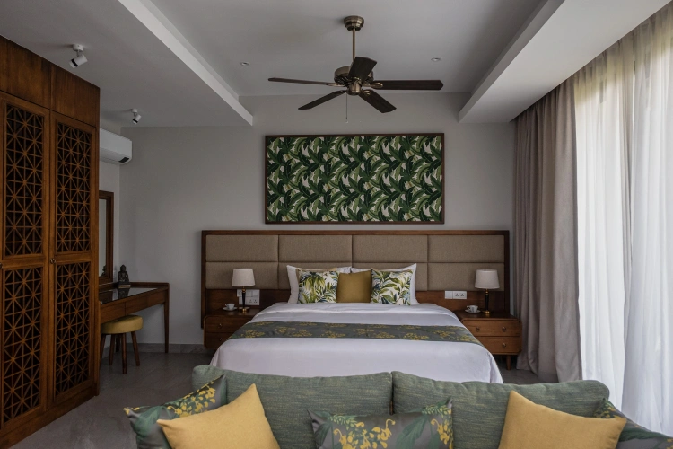 5 Bedrooms Royal Suite with balcony and with garden view