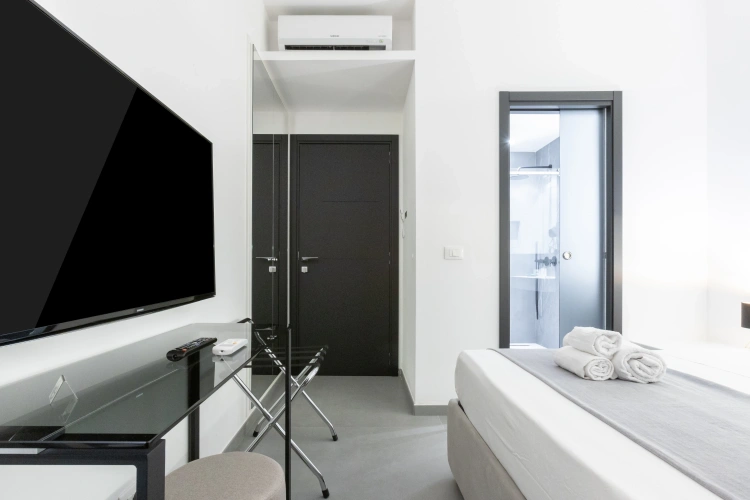 Economy room