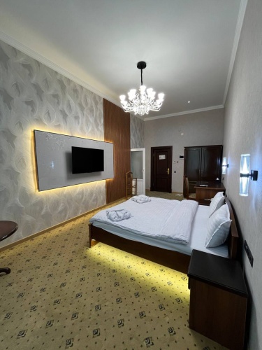 Deluxe Double room with city view