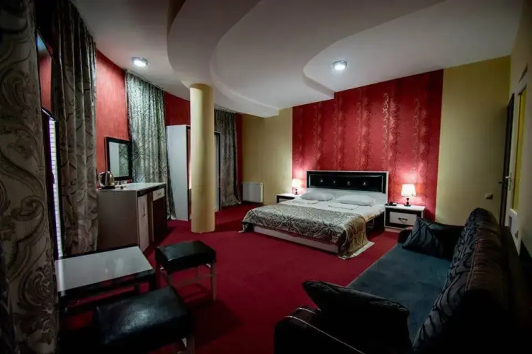 Battoni Hotel