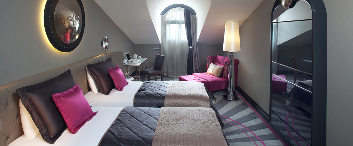 Deluxe Twin Attic room