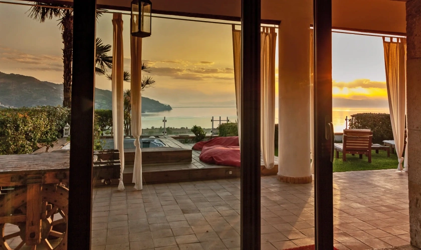 2 Bedrooms Villa