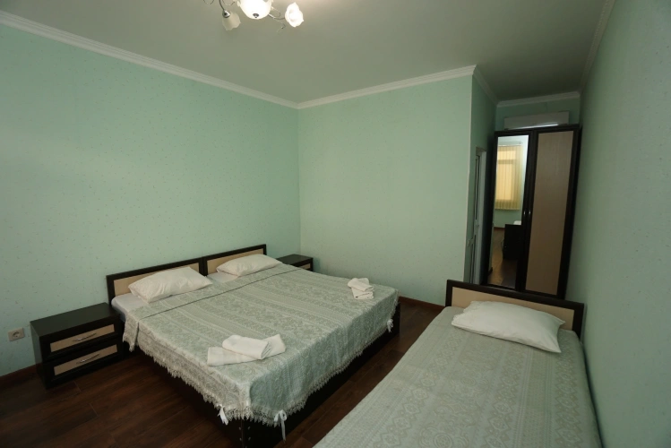 Standard Triple room