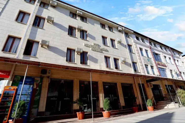 Plaza 777 Hotel