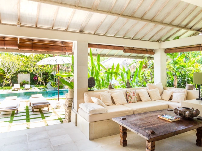 4 Bedrooms Villa
