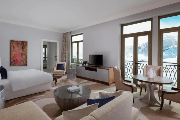 Double Junior Suite with balcony and Mountain View