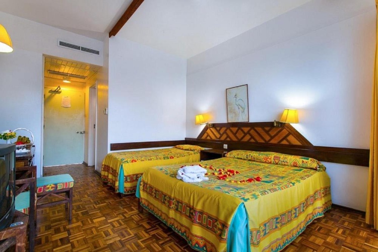 Standard Triple room