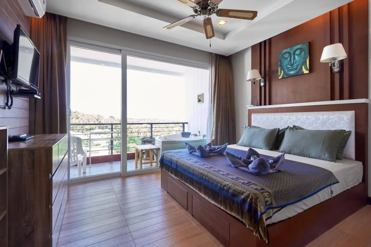 2 Bedrooms Standard Family room with balcony and with sea view