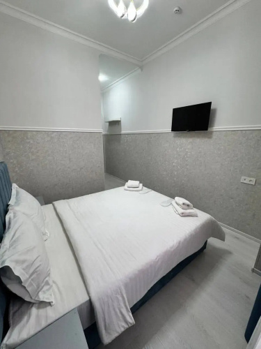 Emirate Plaza Hotel