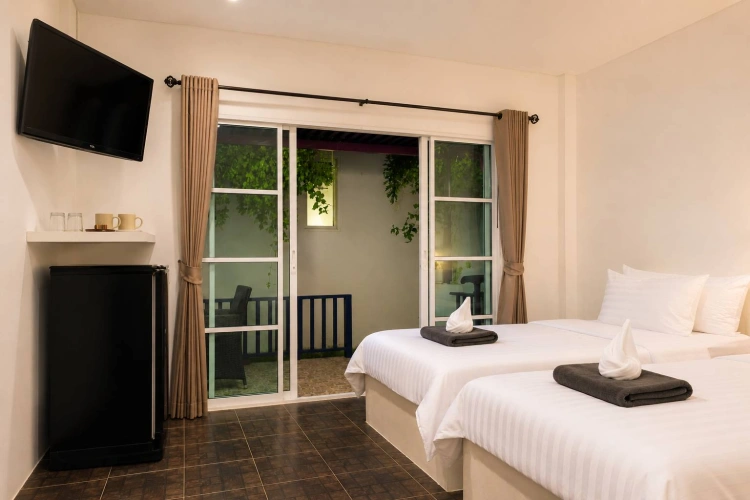 Standard Twin room with balcony
