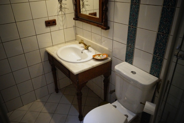 Standard Triple room with city view
