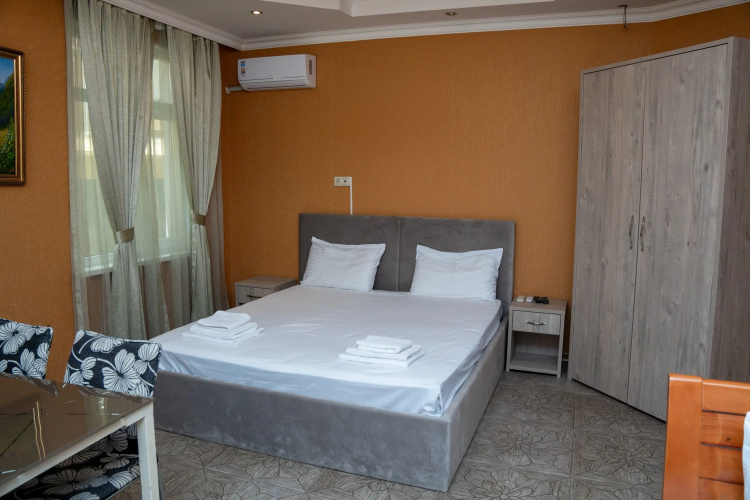 Gagra-Lazurnaya