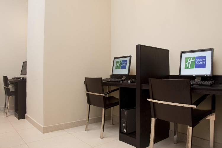 Holiday Inn Express Dubai Jumeirah photo 49