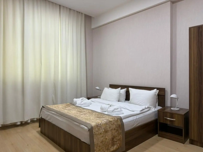 3 Bedrooms Sextuple Apartment with balcony