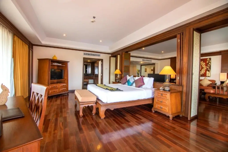 Executive Double Suite with balcony and with pool view