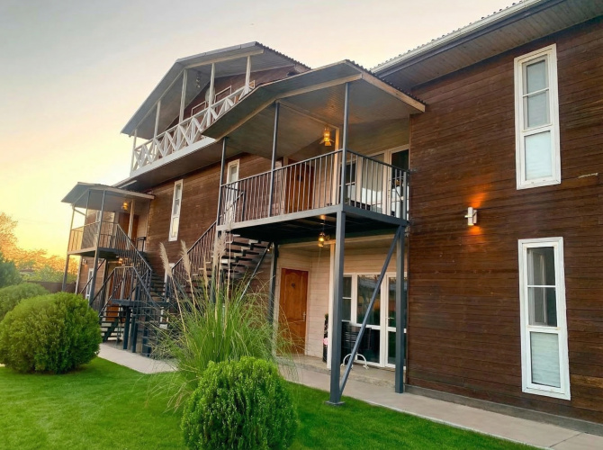 Pine Beach Hotel