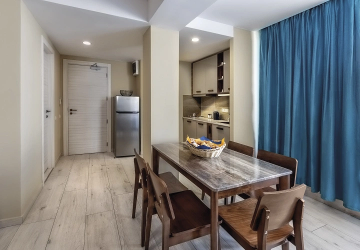 Deluxe Double Studio with balcony and with mountain view