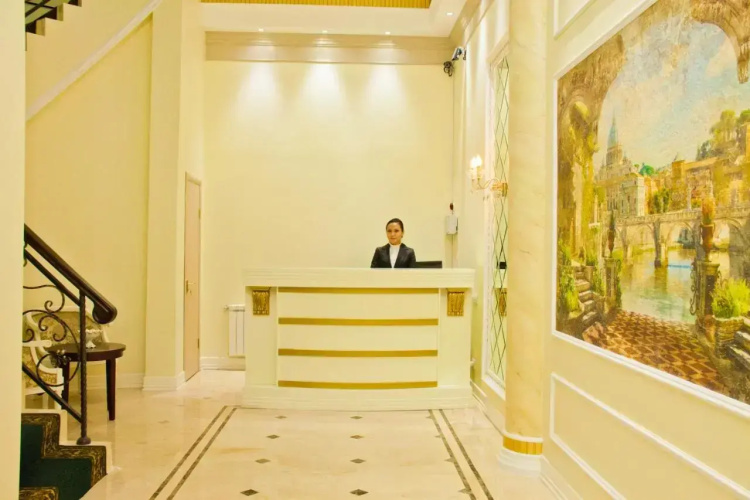 Sky Luxe Hotel