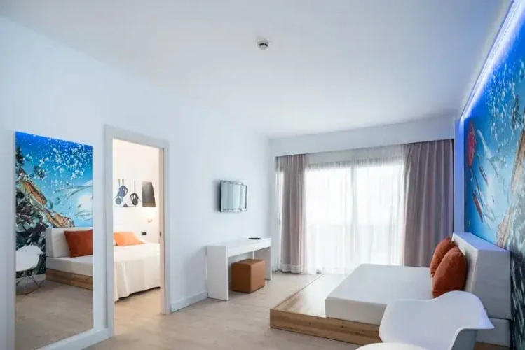 Junior Suite with balcony and with sea view